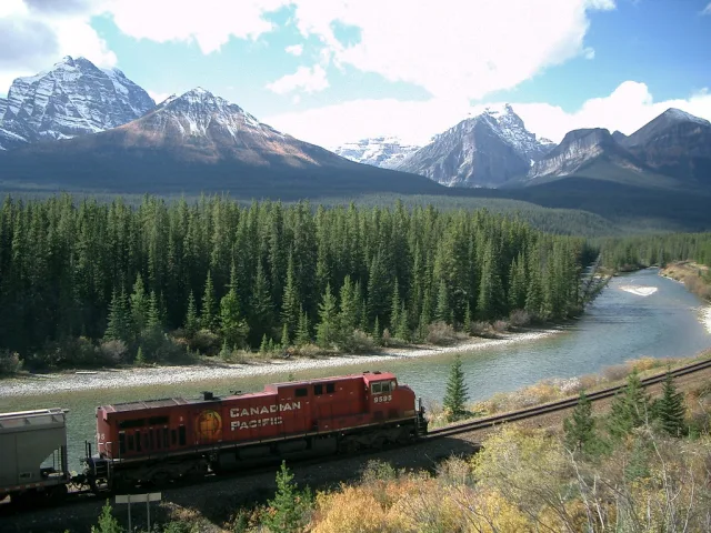 Canada — train