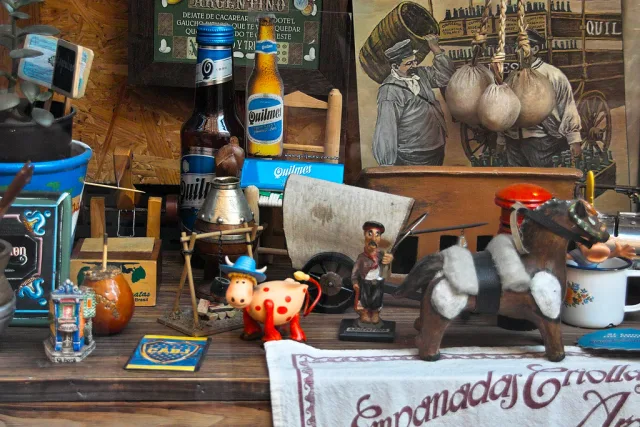 France — shopping souvenirs