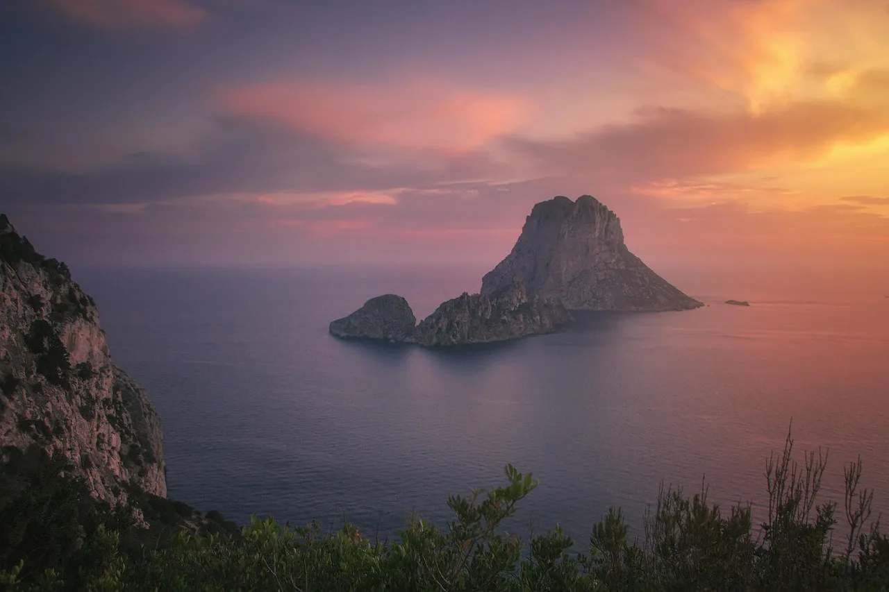 Ibiza — hub principal ile