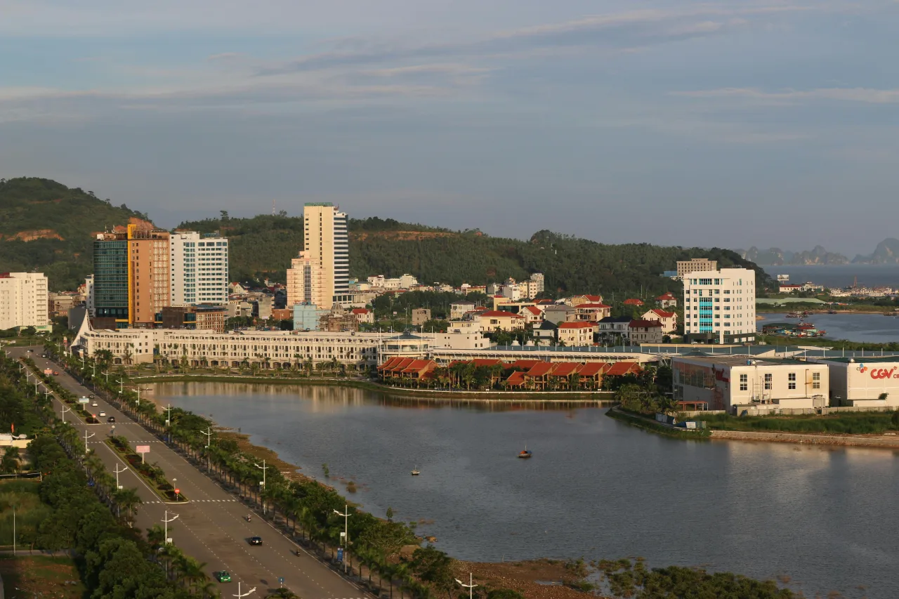 Ninh Bình — hub principal ville