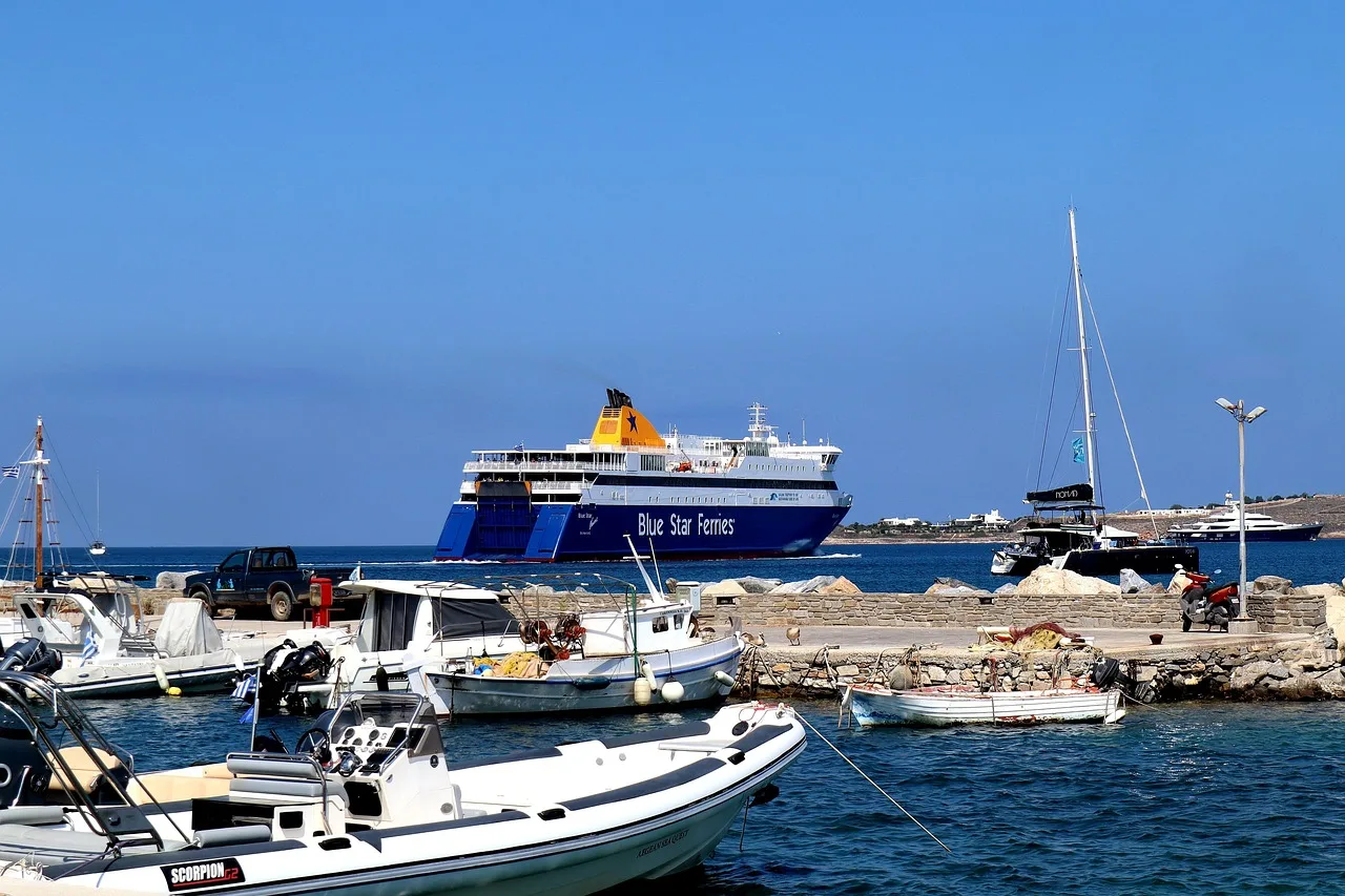 Paros — hub principal ile