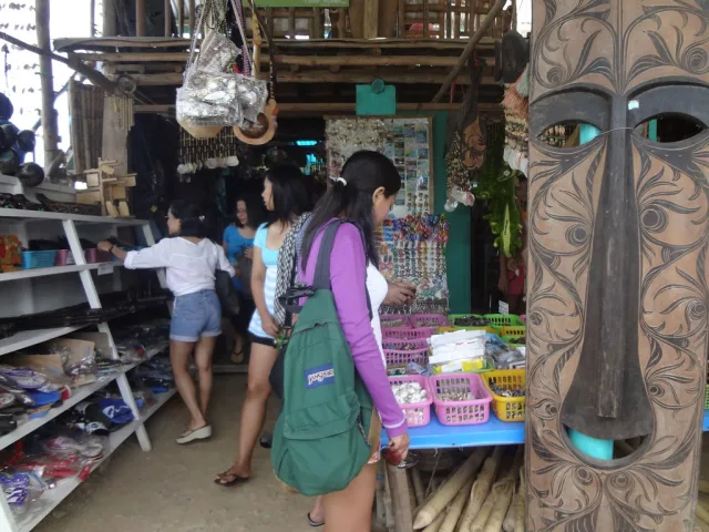 Philippines — shopping souvenirs
