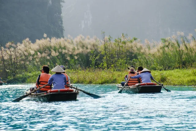 Circuit canoë kayak — hub principal theme